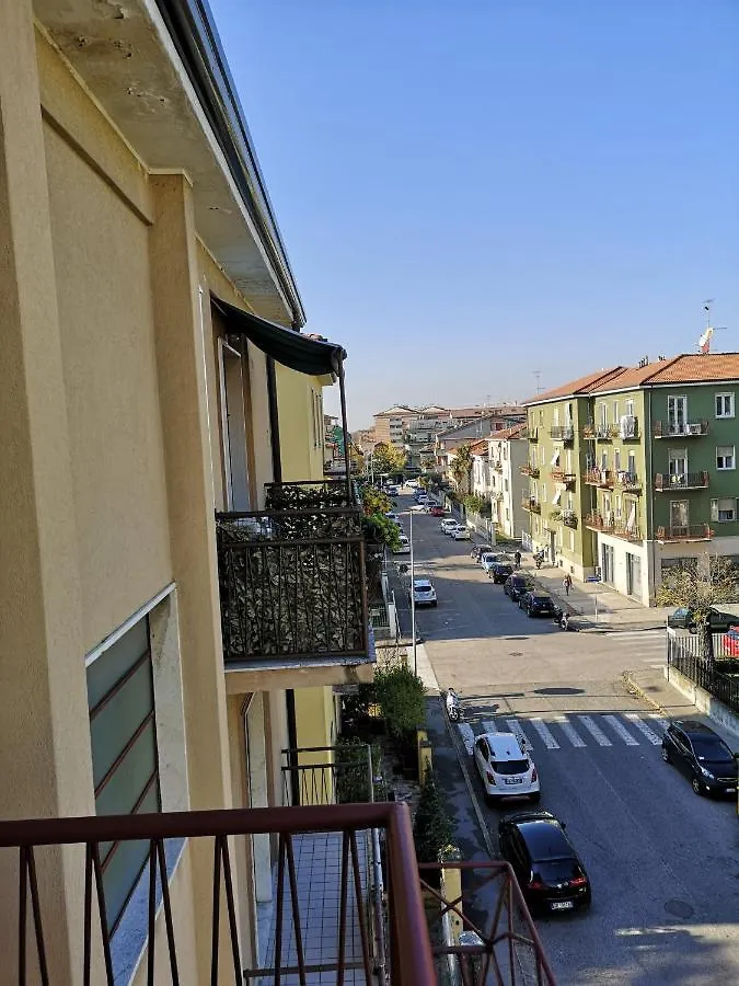 Queen East Verona Apartments 0*,  Italia